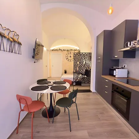 Crelugia - Style & Comfort Near Vecchia * Bari