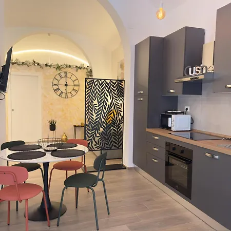 Crelugia - Style & Comfort Near Vecchia Prázdninový dům